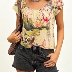 New Directions Petite L Floral Embellished Top Fairy Cottage Baby Tee Yellow‎